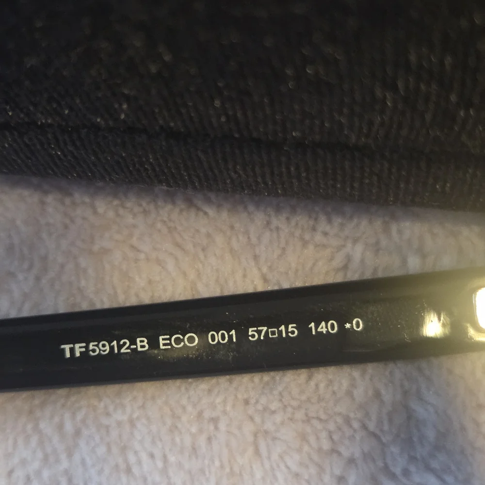 Black Cat-Eye Glasses with Case - Picture 3 of 7